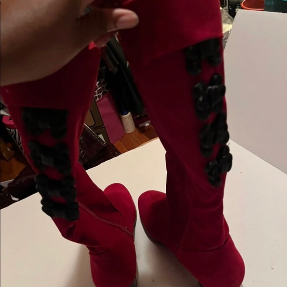 Classique Red & Black Satin Ribbon Boots SZ: 9 - Picture 5 of 8